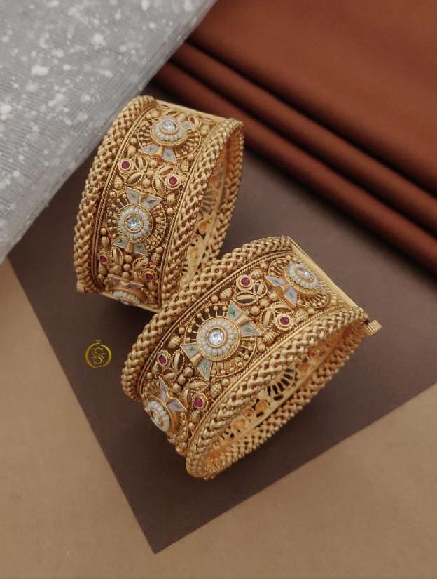BANGLES