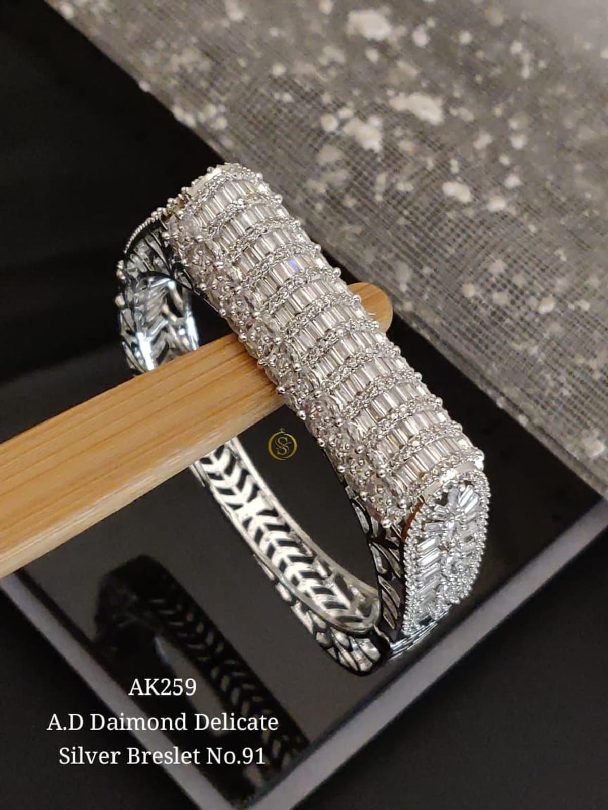 A.D DIMOND SQUARE KADA BRESLET