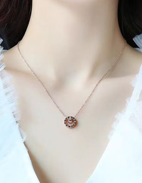ROMAN NUMERAL REVERSIBLE ROUND DESIGN