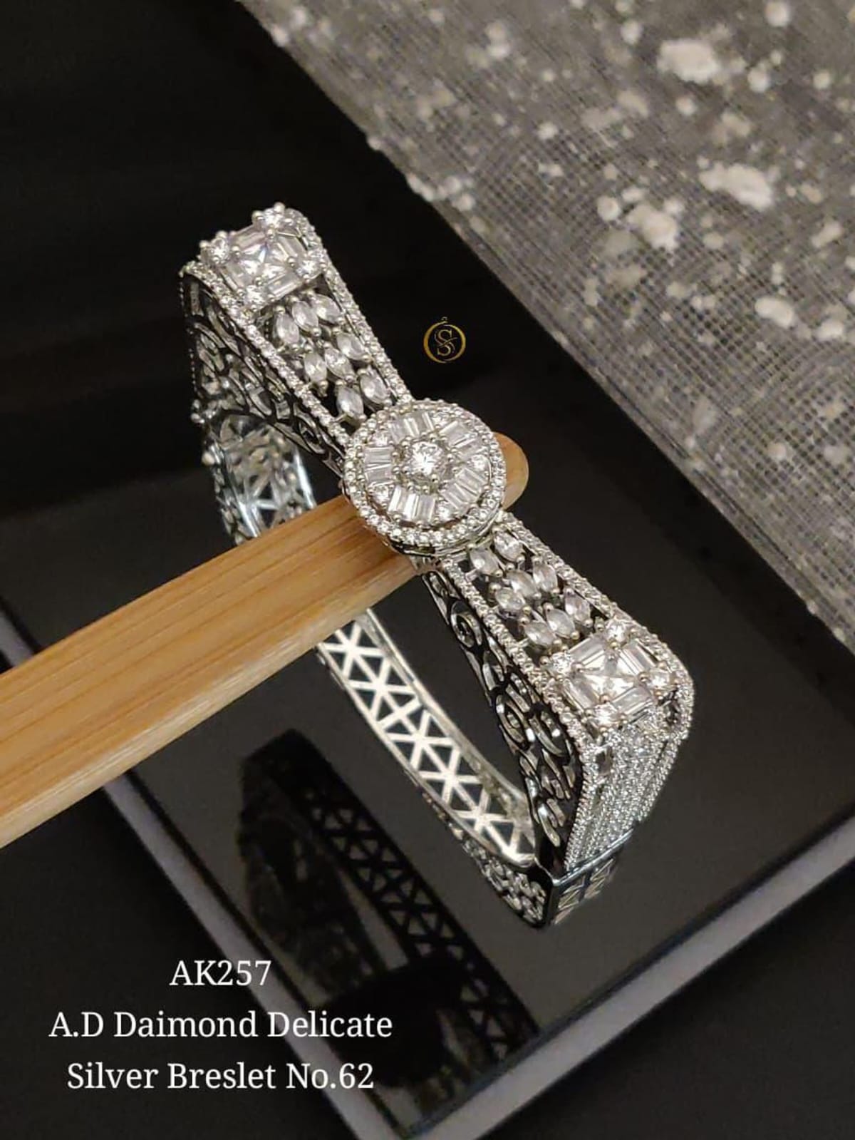 A.D DIMOND SQUARE KADA BRESLET