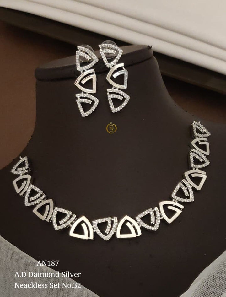A.D DAIMOND NEACKLESS
