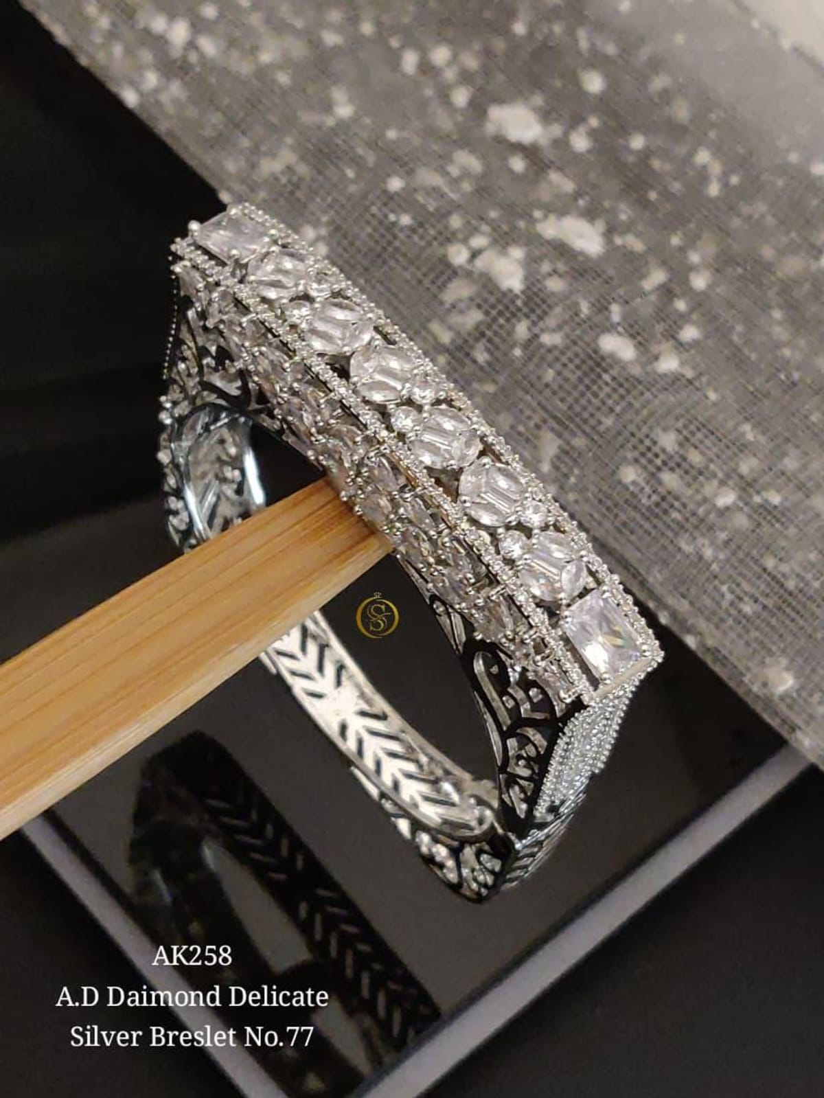 A.D DIMOND SQUARE KADA BRESLET