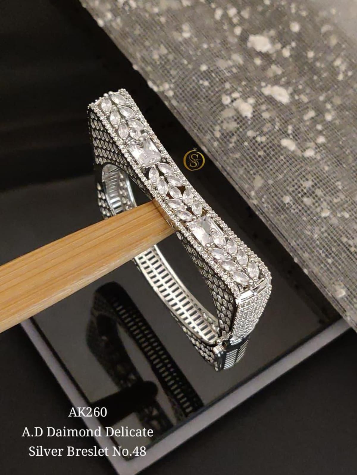 A.D DIMOND SQUARE KADA BRESLET