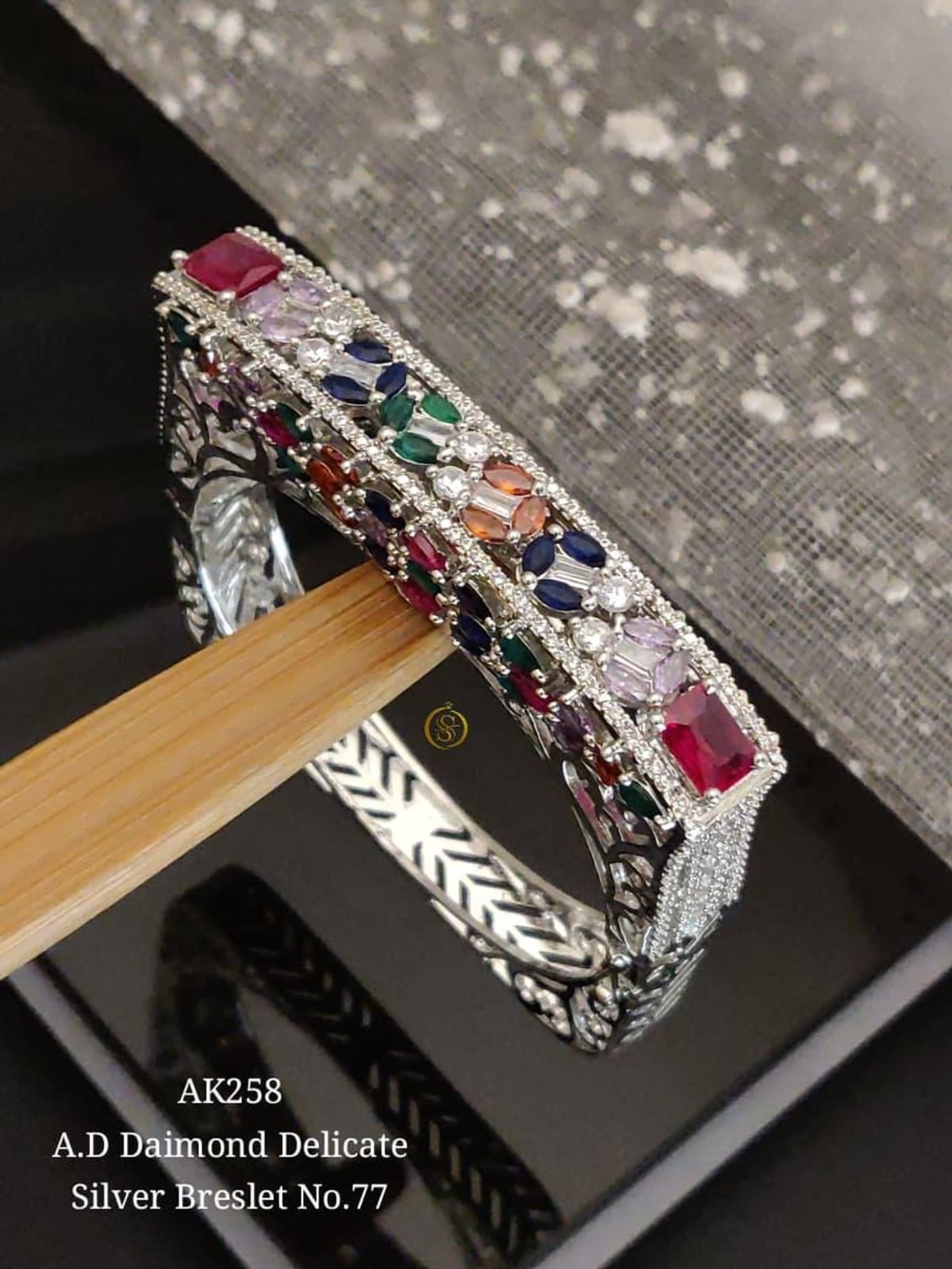 A.D DIMOND SQUARE KADA BRESLET