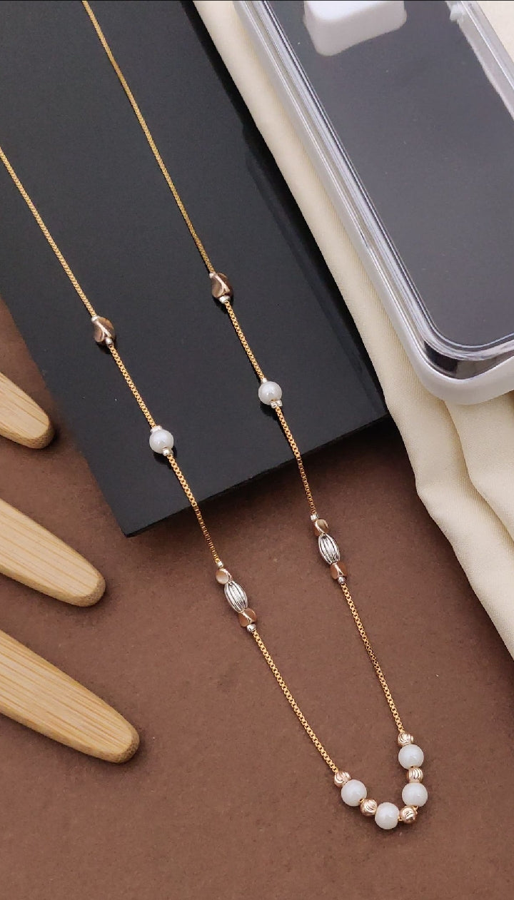 DELICATE CHAIN
