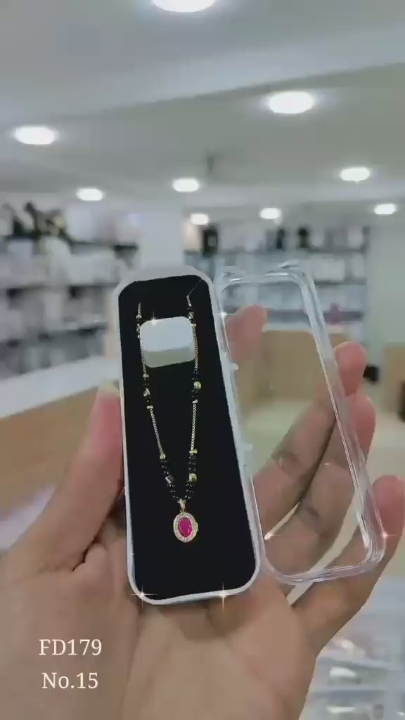 Load video: FANCY CHAIN